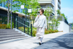 歩く